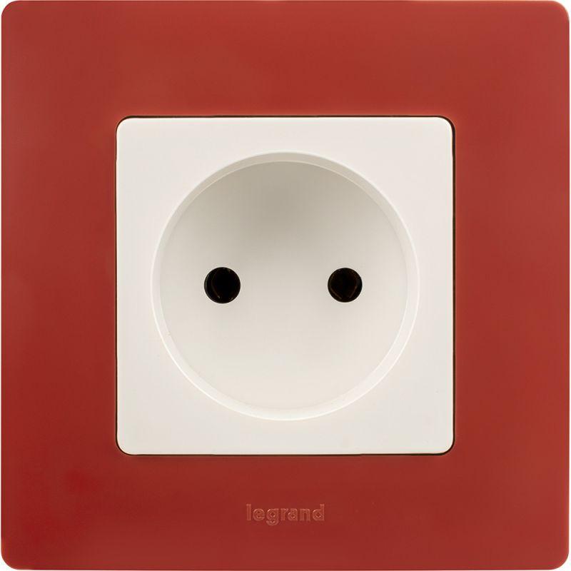 Розетка 1-м СП Etika 16А IP20 250В 2P без заземл. немецк. стандарт винтов. клеммы механизм бел. Leg 672220