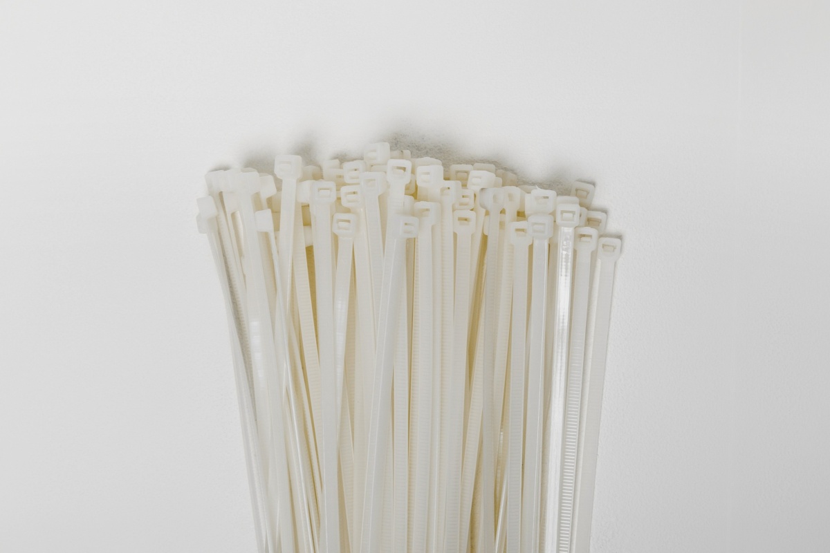 Хомут-стяжка кабельная 4,8х400 нейлон бел (уп.100шт) DYNEL