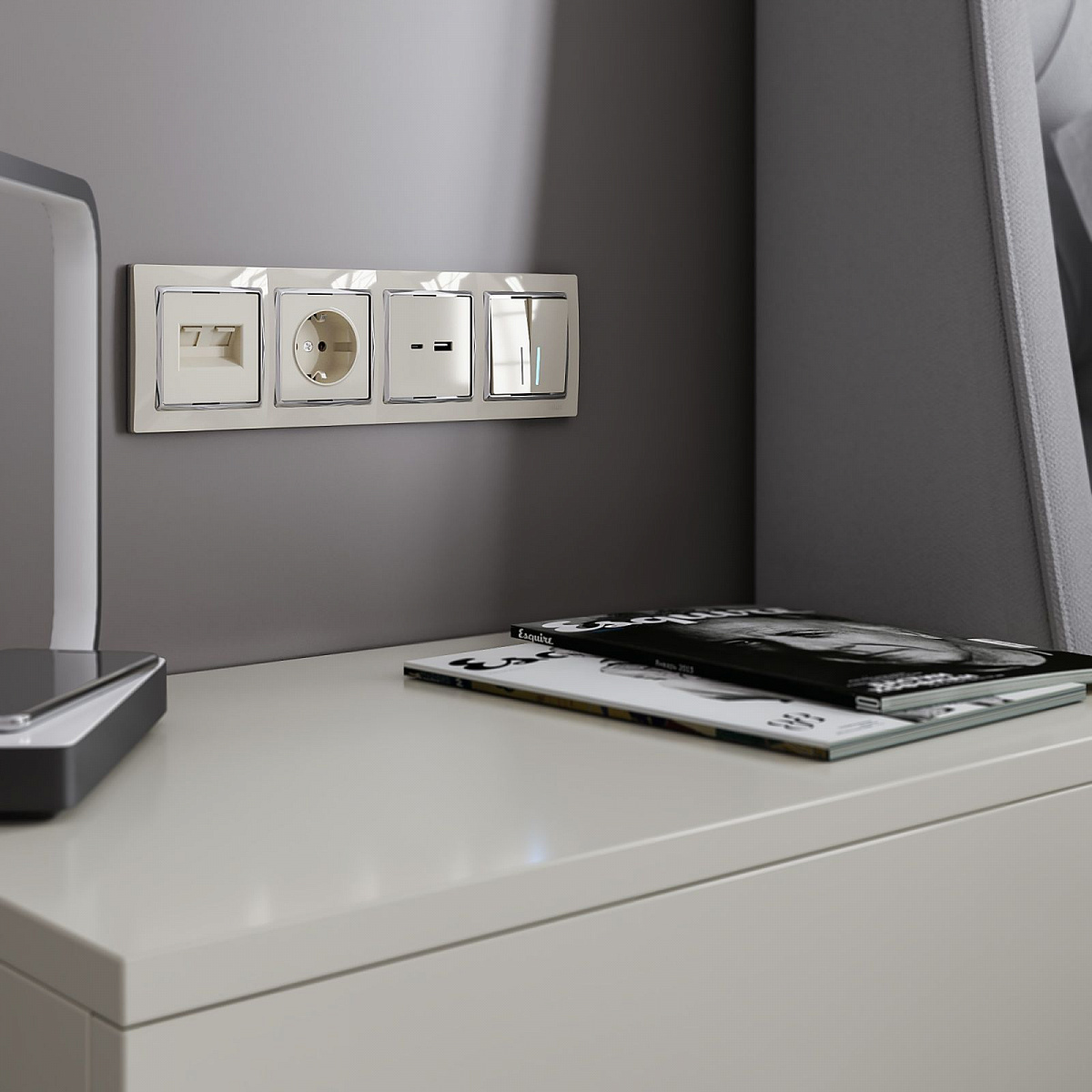 Рамка из пластика на 4 поста Snabb слоновая кость/хром W0041903