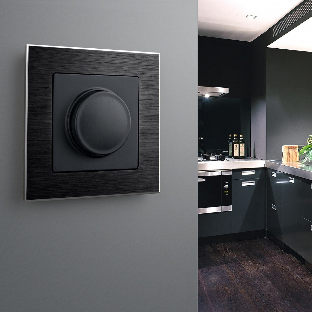 Рамка из металла на 1 пост Аluminium черный алюминий W0011708