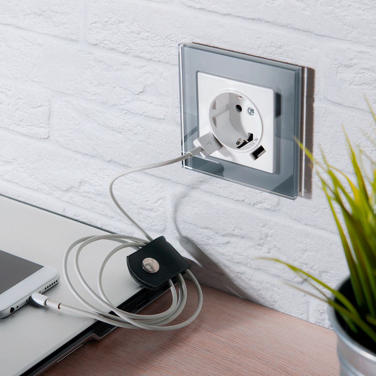 Рамка из стекла на 1 пост Favorit серый W0011115