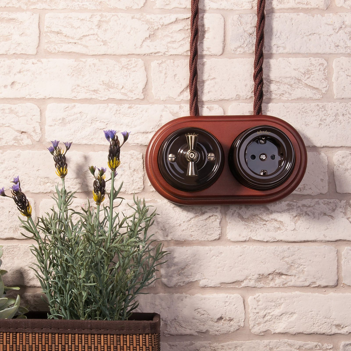 Переключатель/выключатель одноклавишный коричневый ретро W5612014